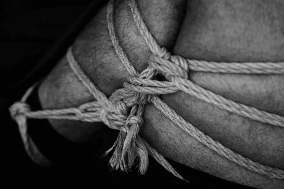 Shibari oder auch – die Kunst des achtsamen Fesselns Shibari – The Art of Mindful Bondage